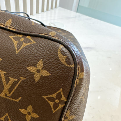LV Monogram Neo Noe MM in Black