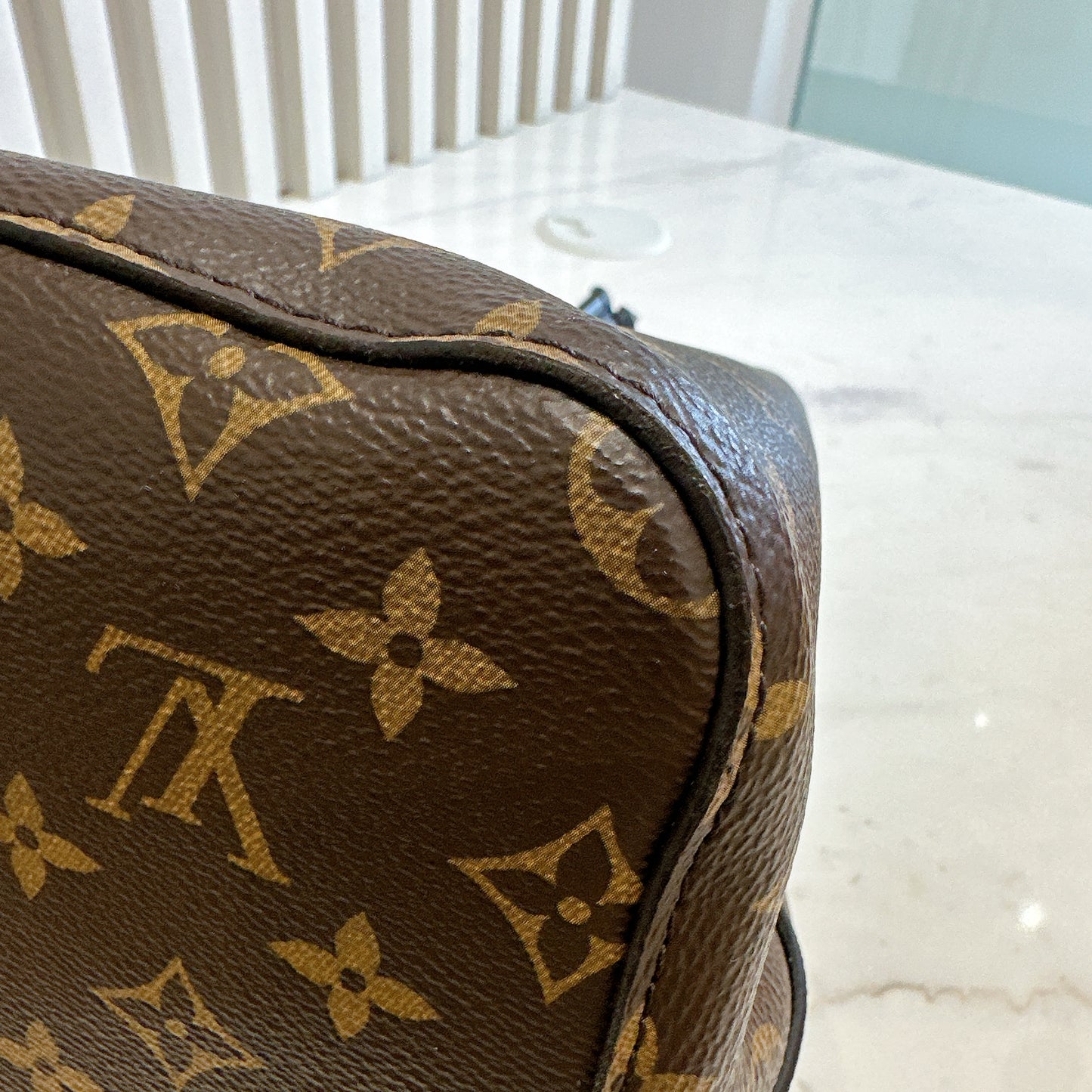 LV Monogram Neo Noe MM in Black