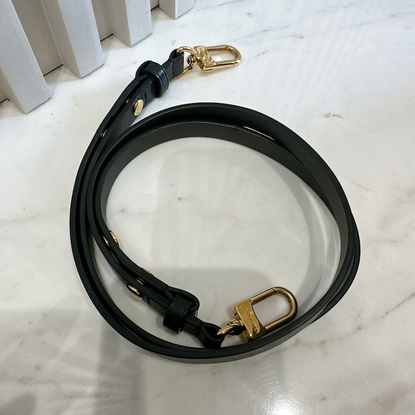LV Monogram Neo Noe MM in Black