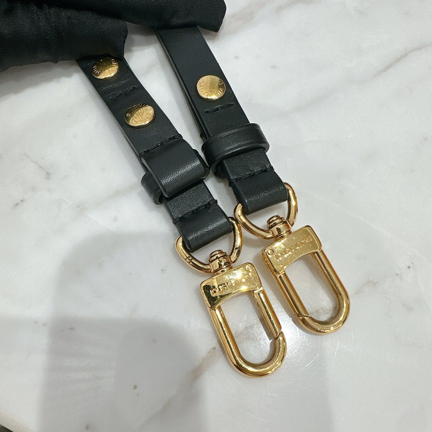 LV Monogram Neo Noe MM in Black
