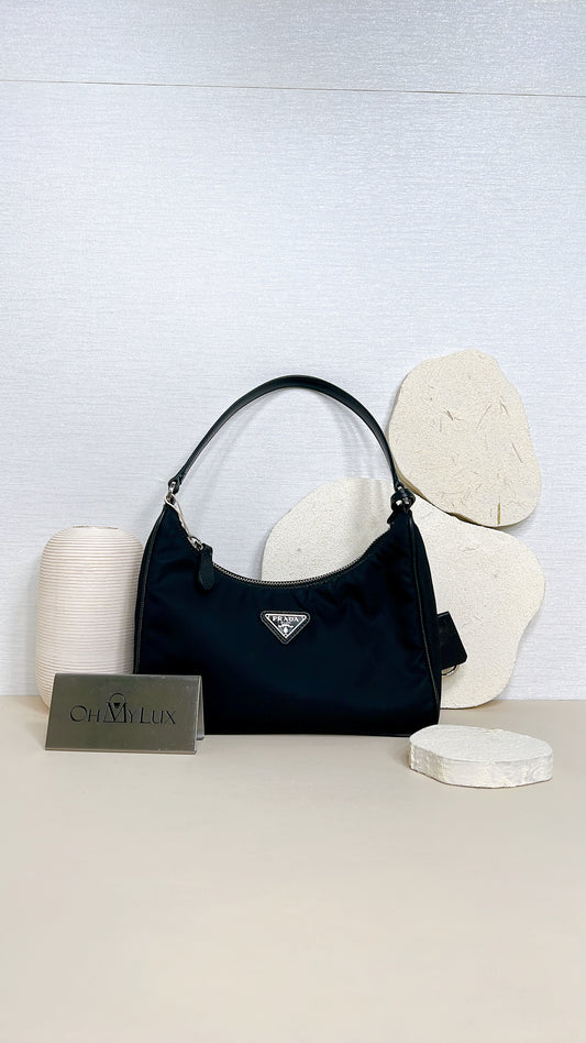 Prada Hobo Re-Edition 2005 in Black Nylon