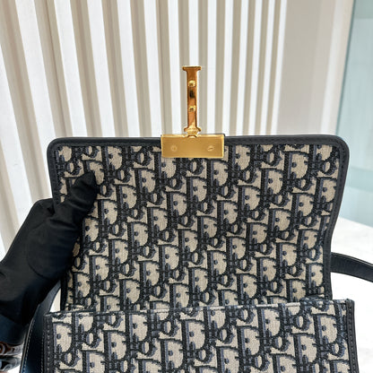 Dior Montaigne 30 Flap Bag