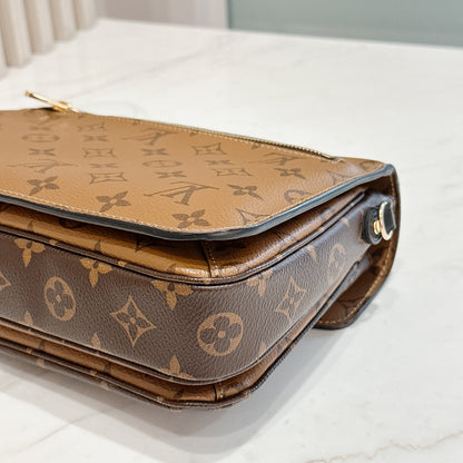 LV Pochette Metis Reverse Monogram
