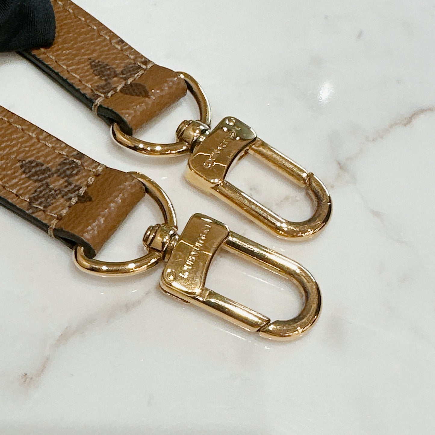 LV Pochette Metis Reverse Monogram