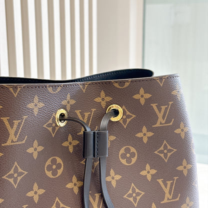 LV Neo Noe MM in Black