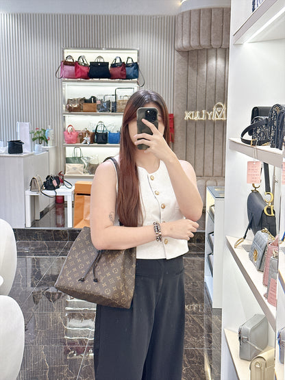 LV Neo Noe MM in Black