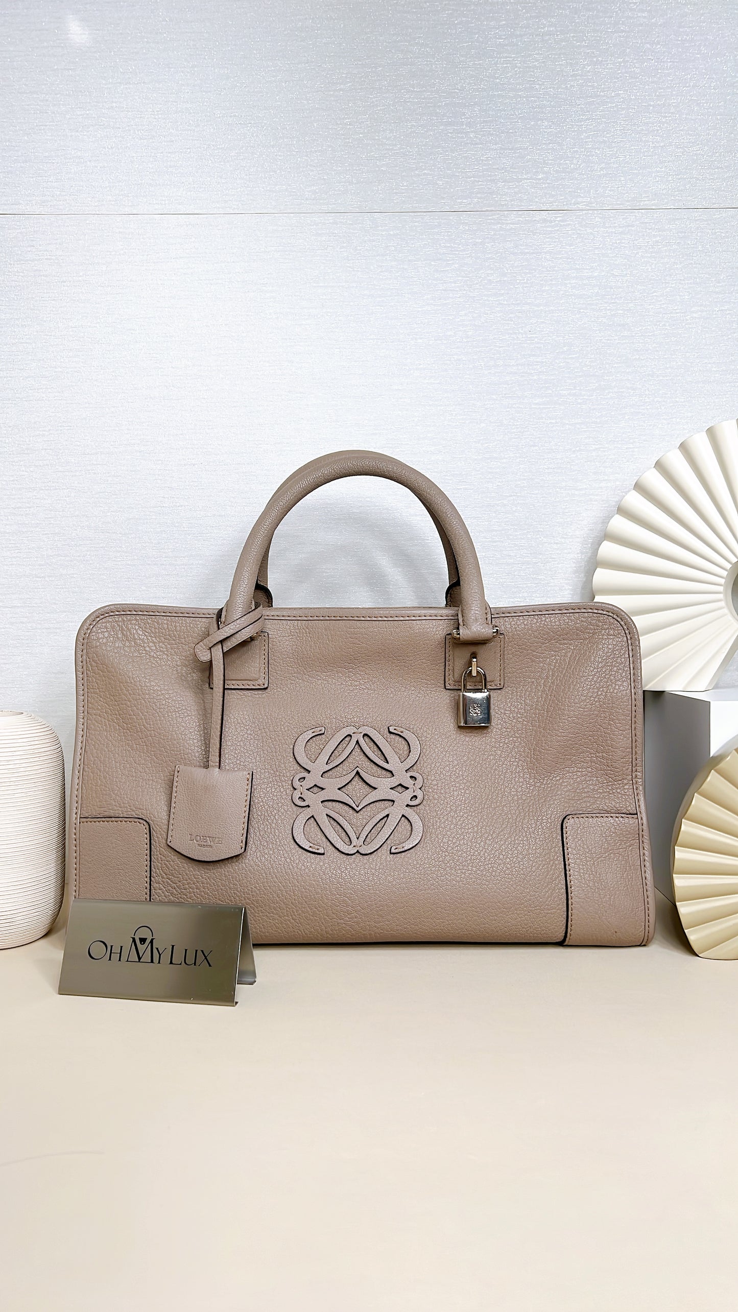 Loewe Amazona 36 in Gray