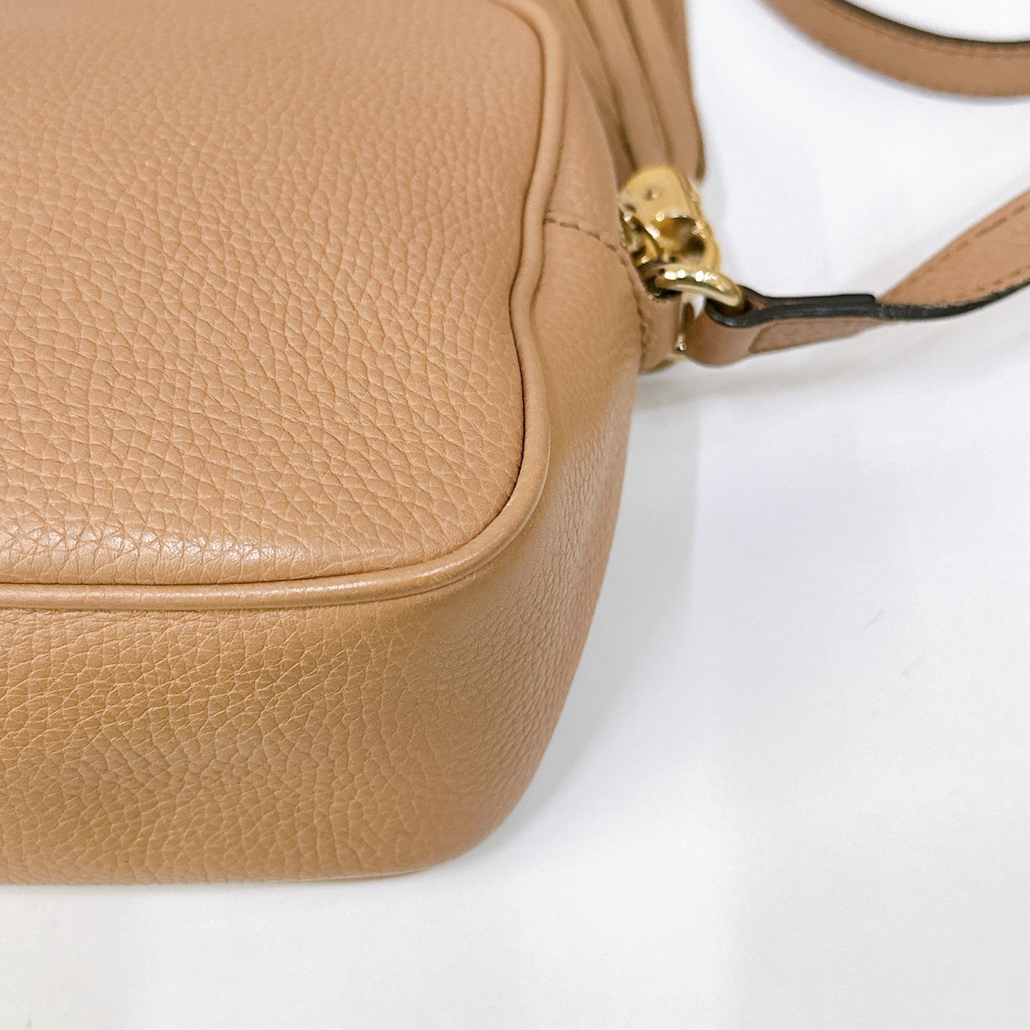 Gucci Soho Camera Bag in Beige