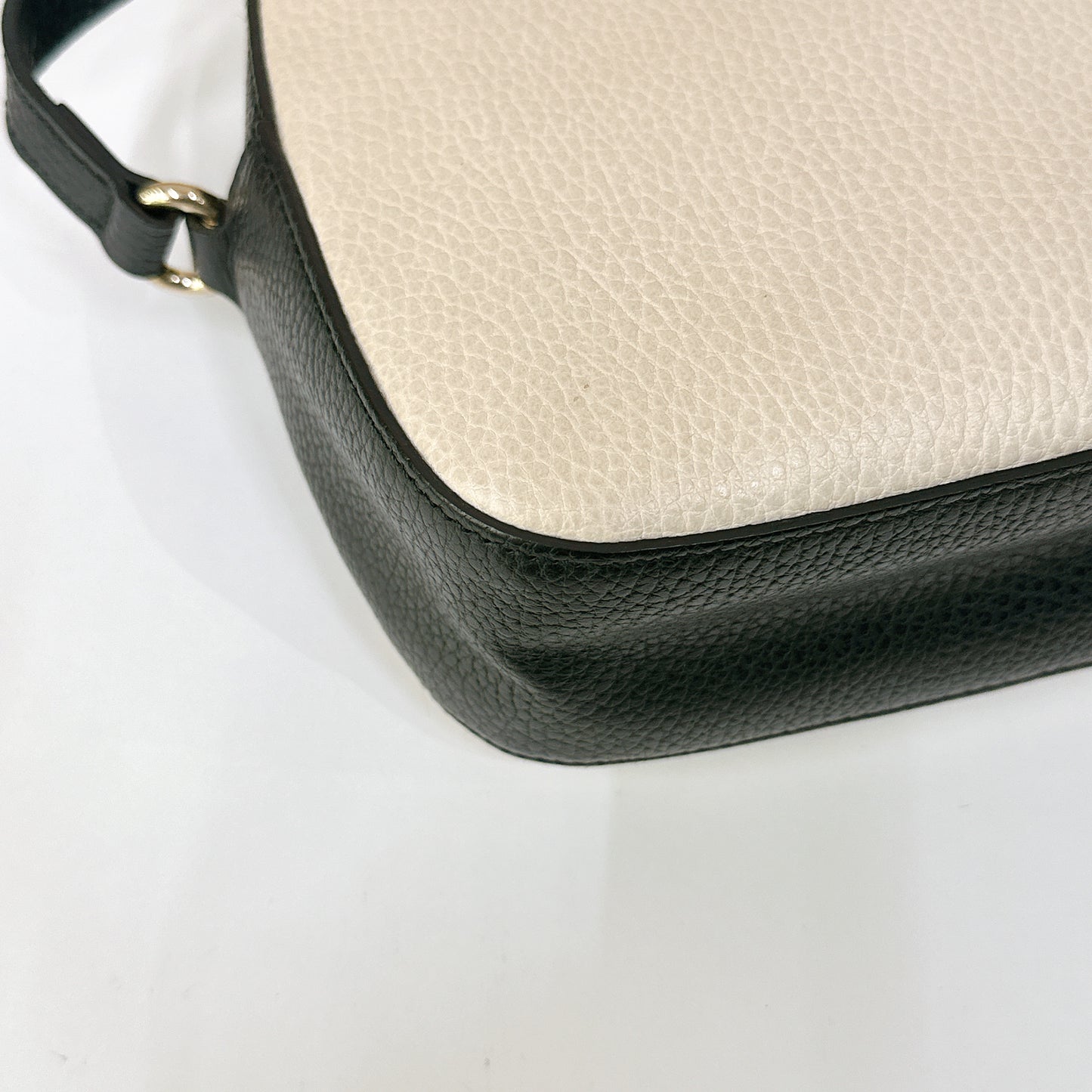 Gucci Soho Camera Bag in White / Black
