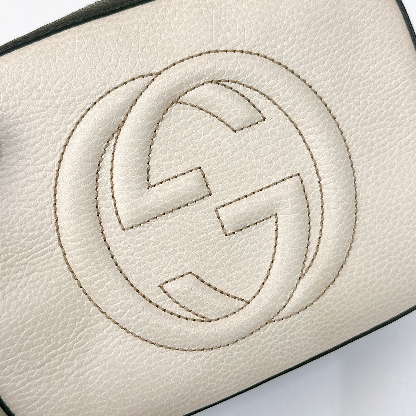 Gucci Soho Camera Bag in White / Black