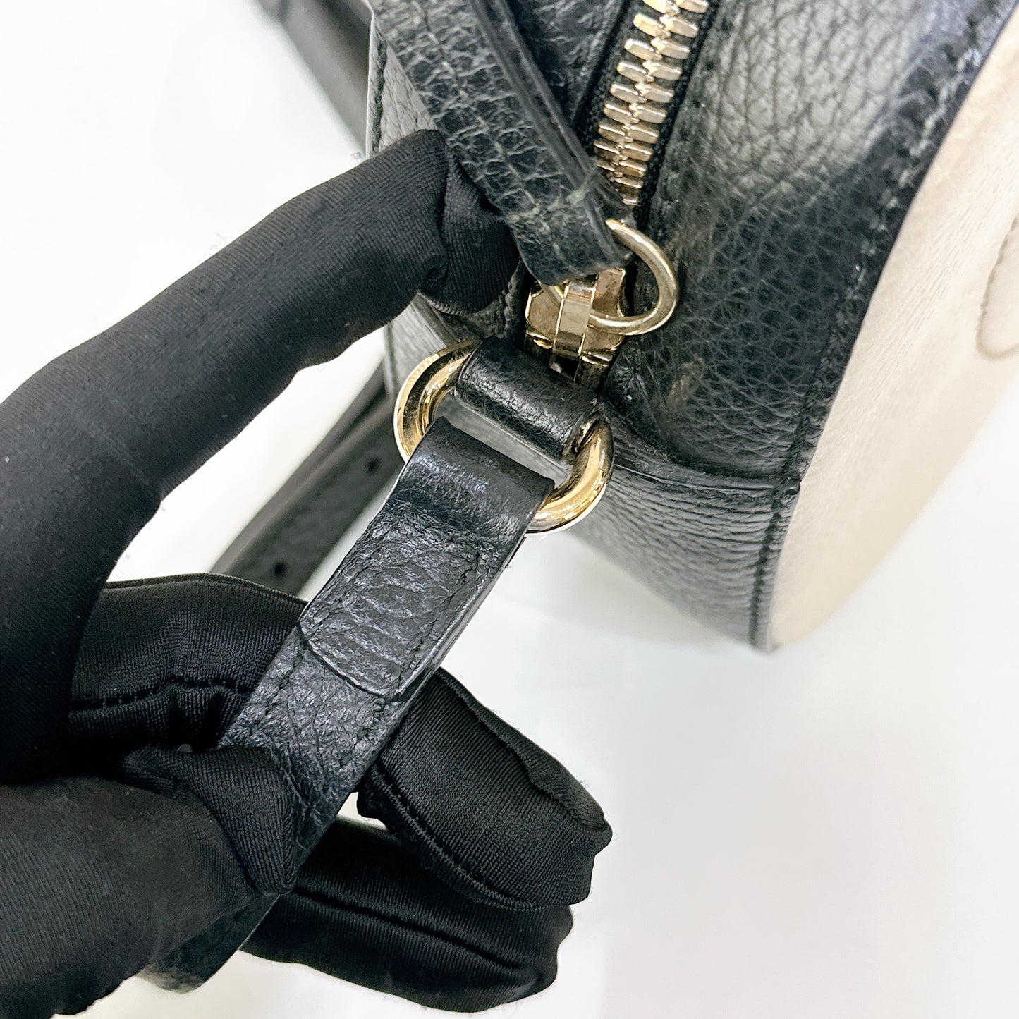 Gucci Soho Camera Bag in White / Black