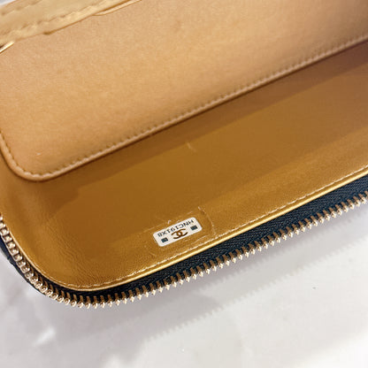 Chanel Vanity With Pearl Crush in Black Lambskin