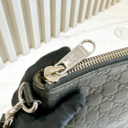 Gucci GG Guccissima Clutch in Black