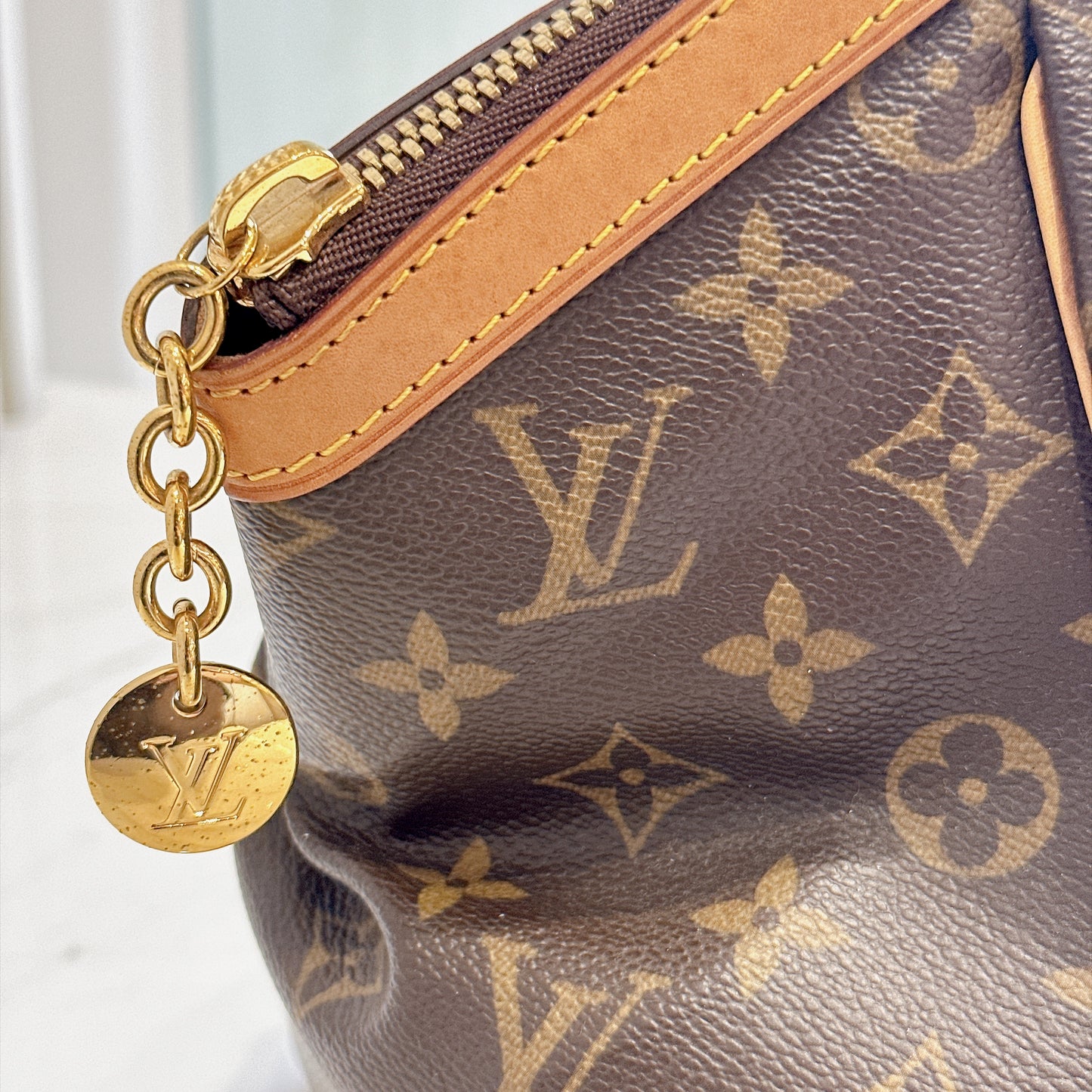 LV Monogram Tivoli GM