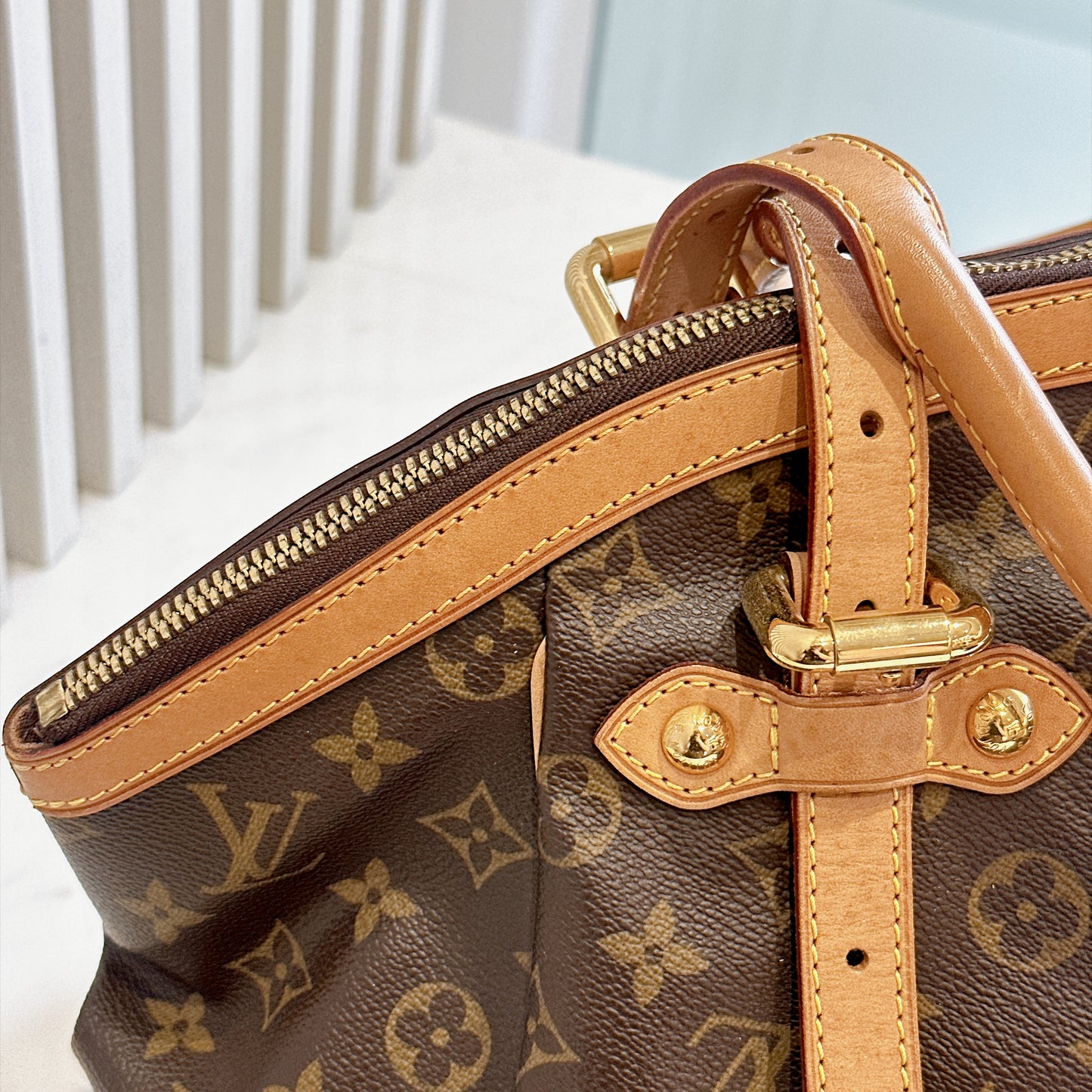 LV Monogram Tivoli GM