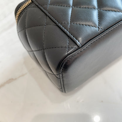 Chanel Vanity Case GHW with Pearl Crush
