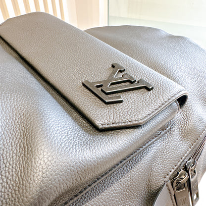 LV Takeoff Backpack in Black