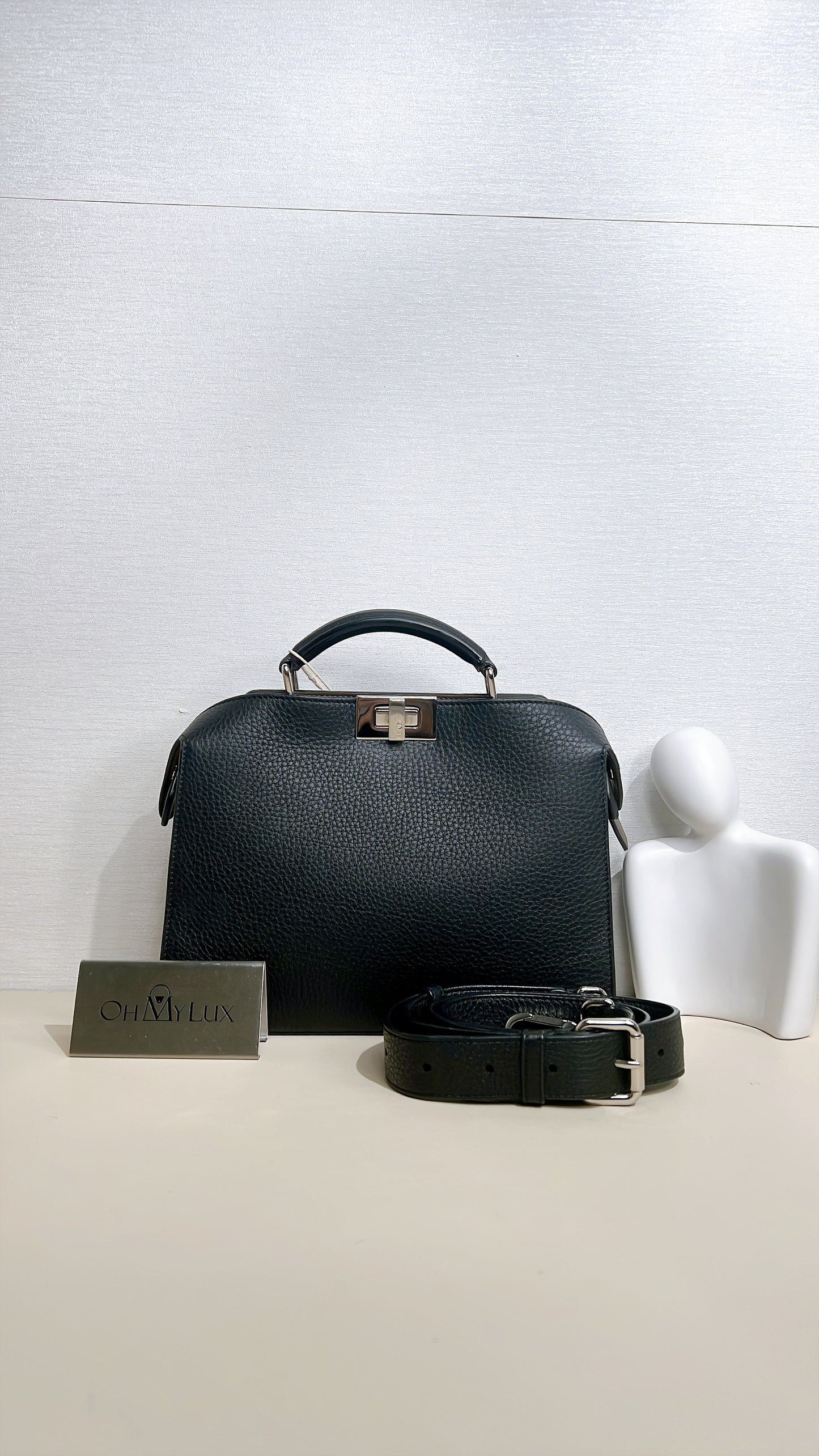 Fendi Peekaboo ISeeU in Black Small