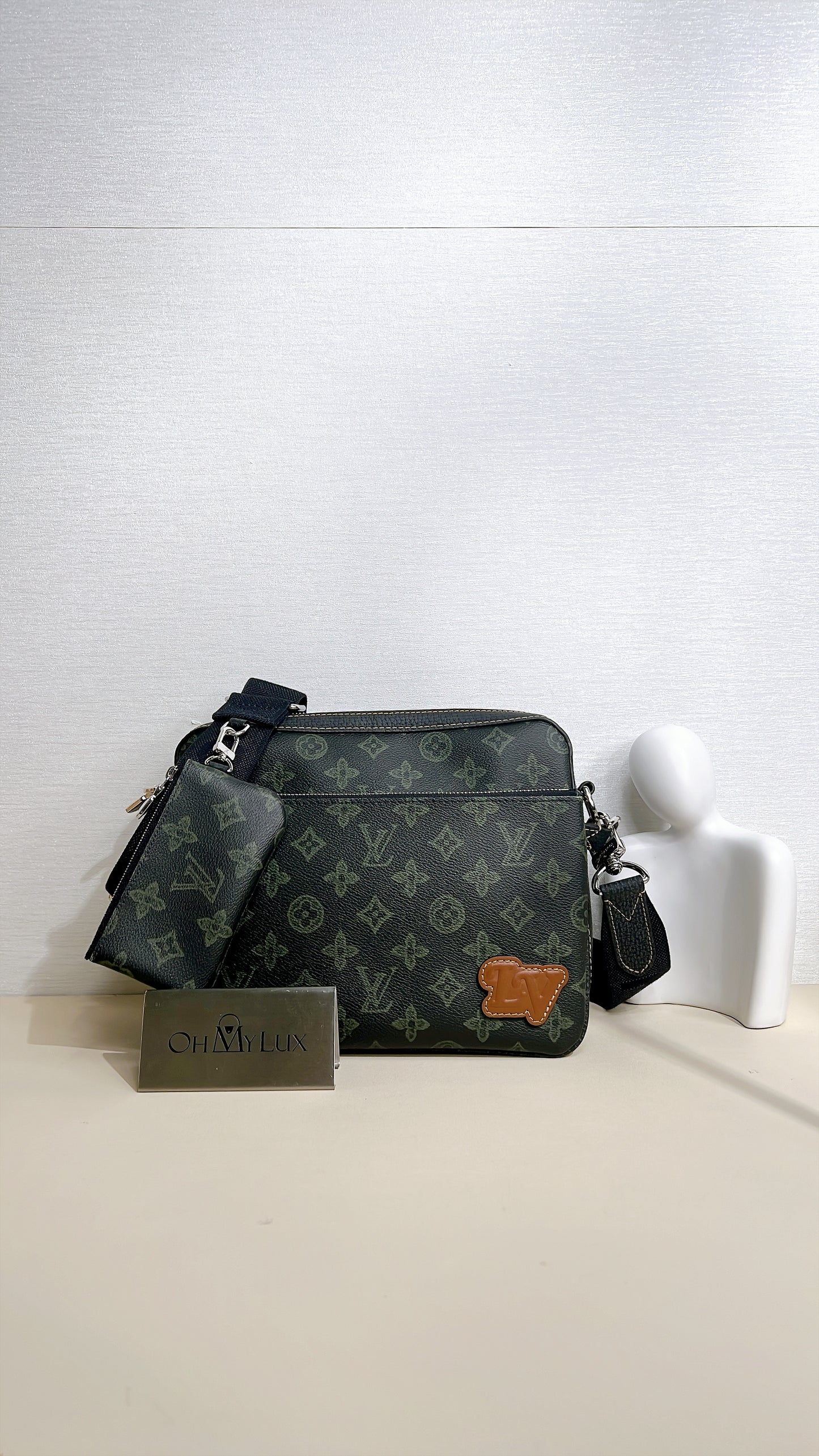LV Trio Messenger Dark Green