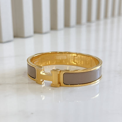 Hermes Clic H Bracelet in Marron Glace
