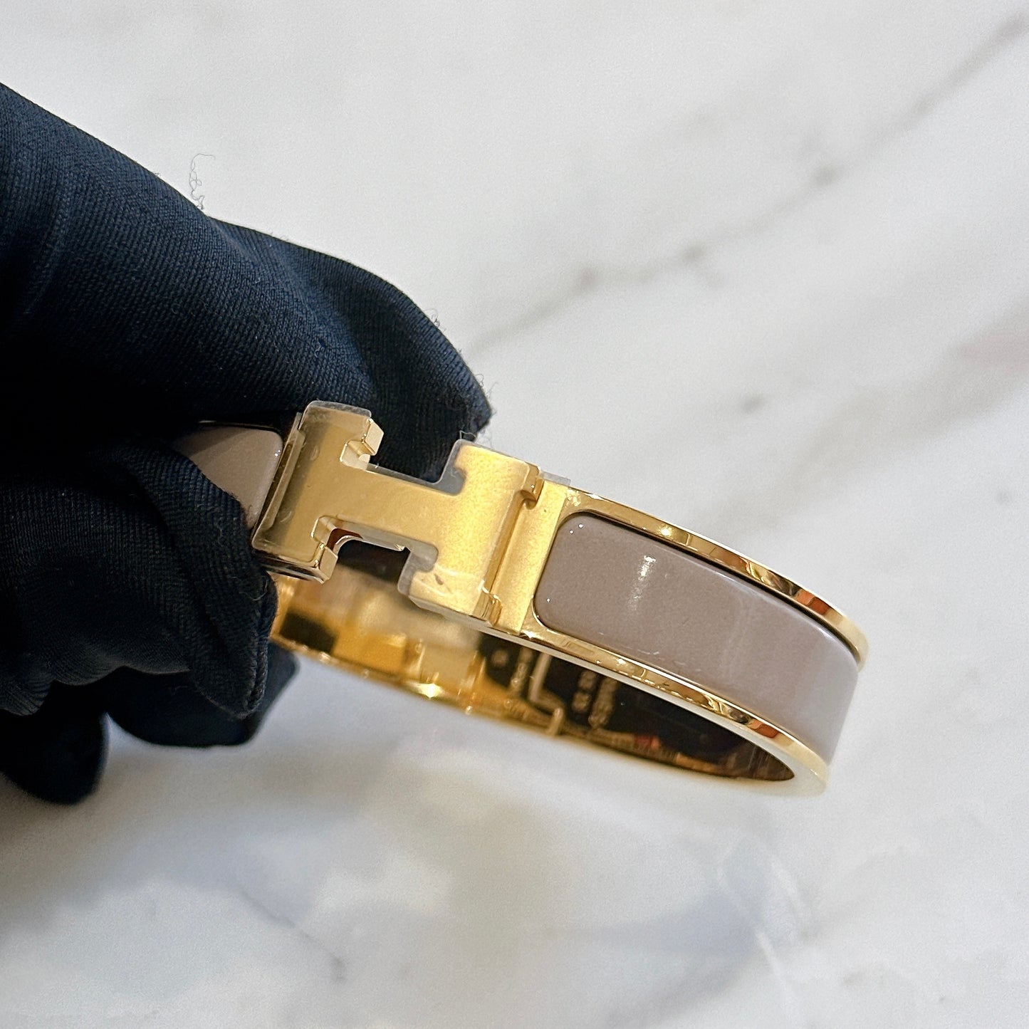 Hermes Clic H Bracelet in Marron Glace