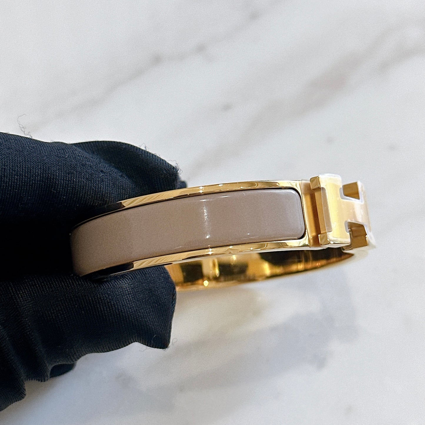 Hermes Clic H Bracelet in Marron Glace