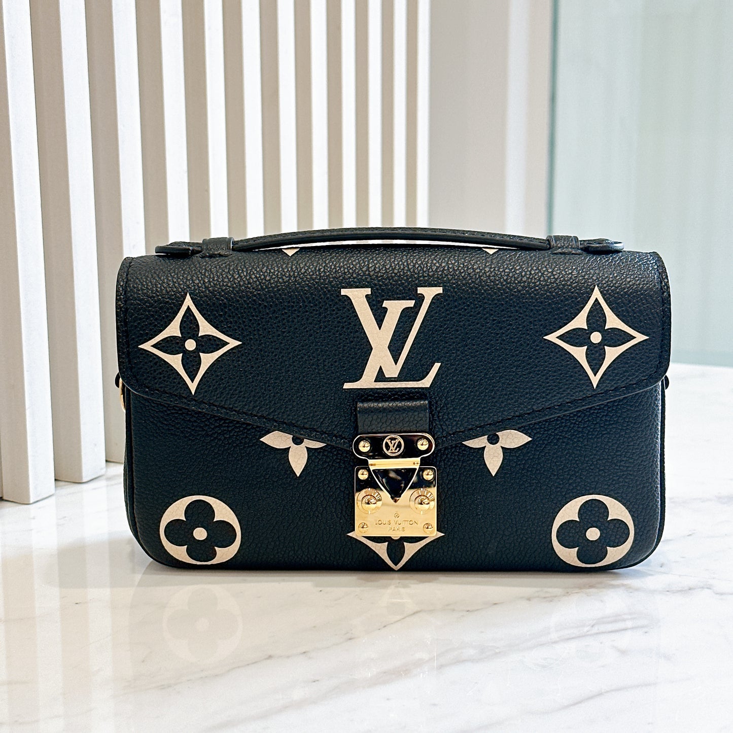LV Metis East West Bicolor Black / Creme