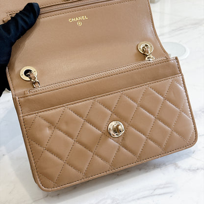 Chanel Trendy CC Wallet On Chain in Beige
