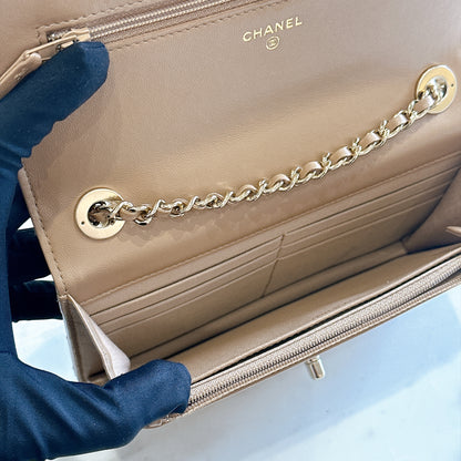 Chanel Trendy CC Wallet On Chain in Beige