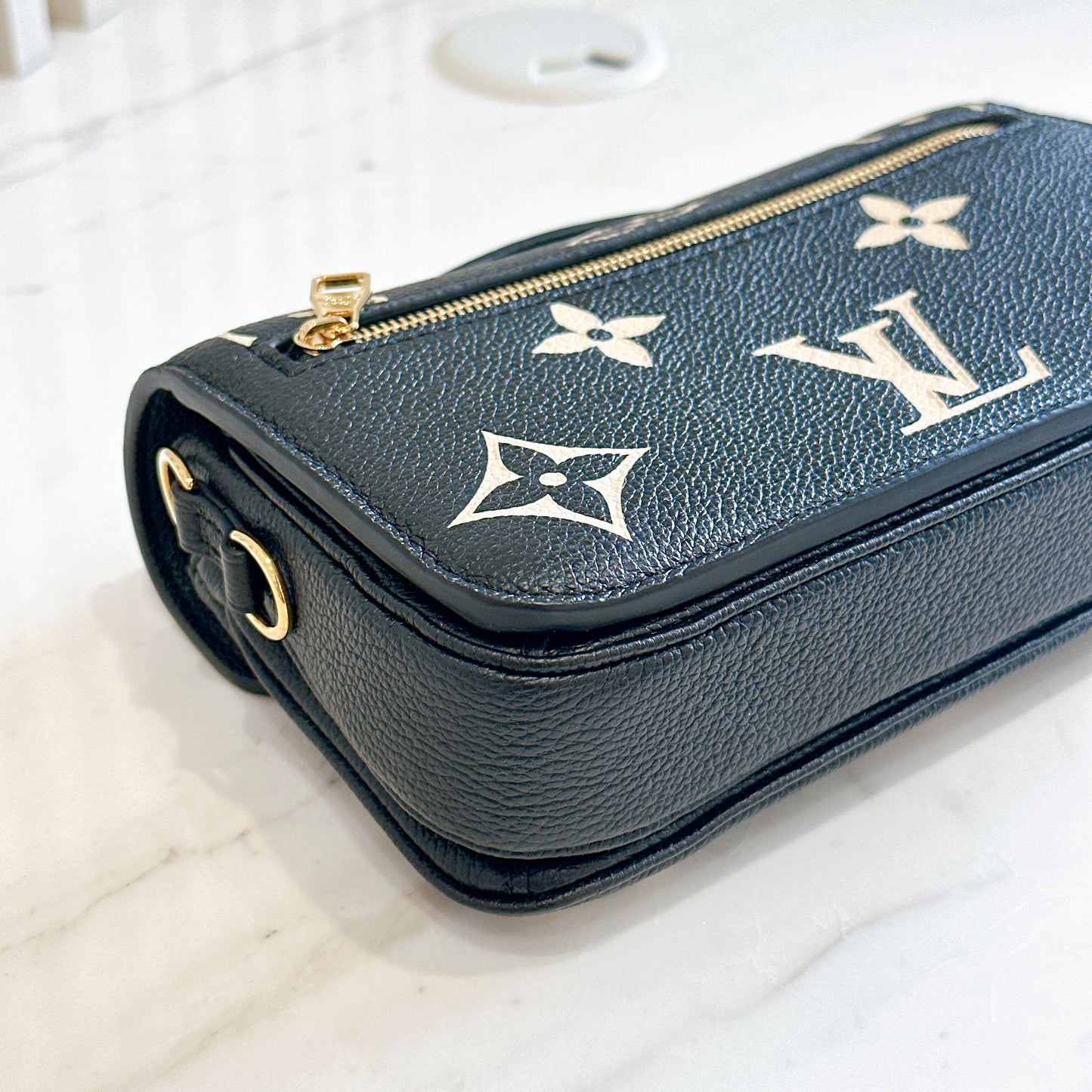 LV Metis East West Bicolor Black / Creme