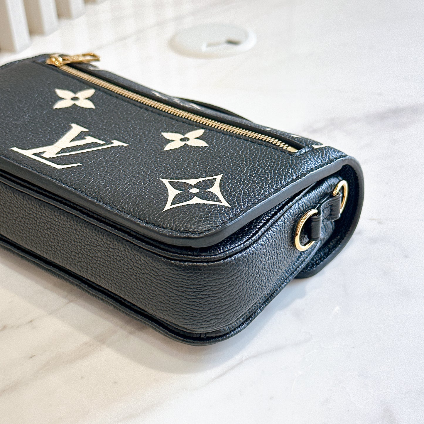 LV Metis East West Bicolor Black / Creme