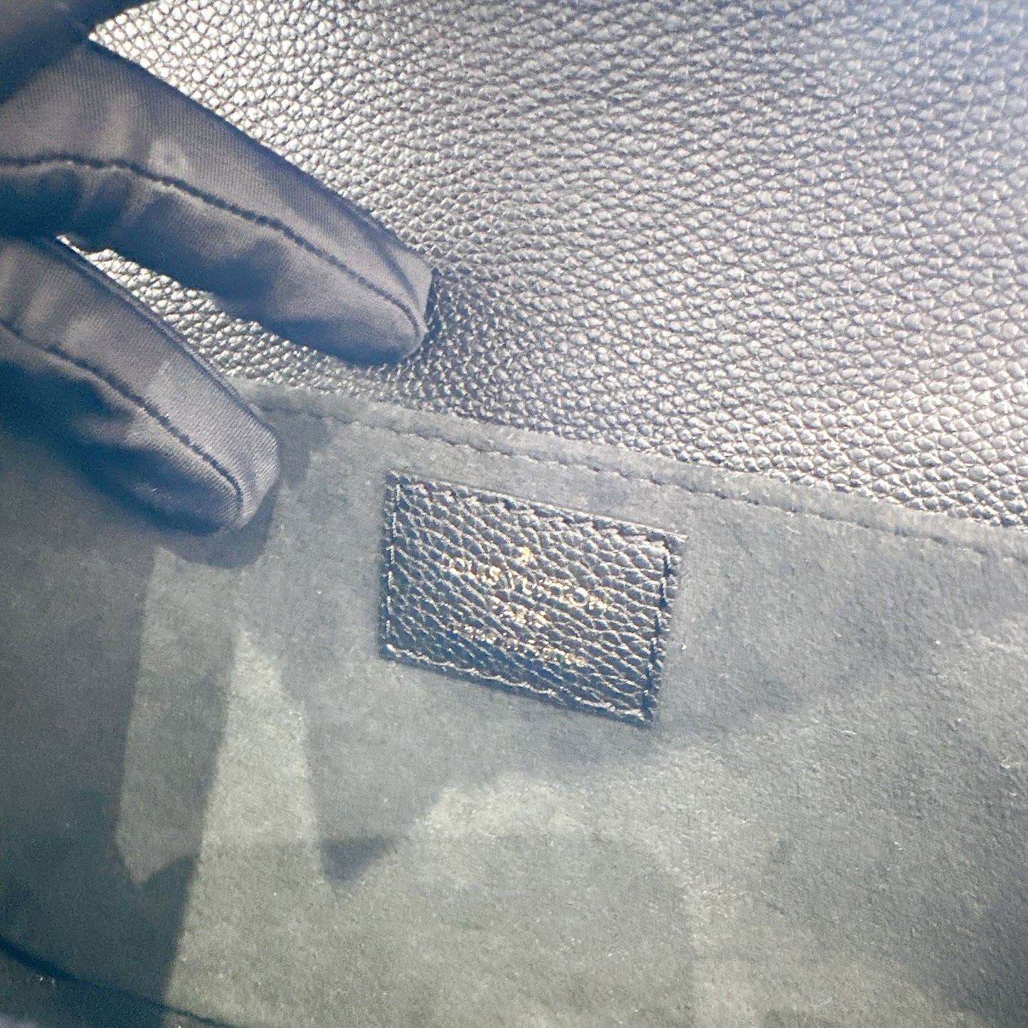 LV Metis East West Bicolor Black / Creme