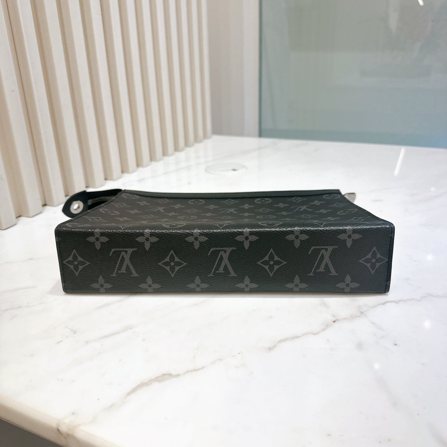 LV Pochette Voyage MM Monogram Eclipse