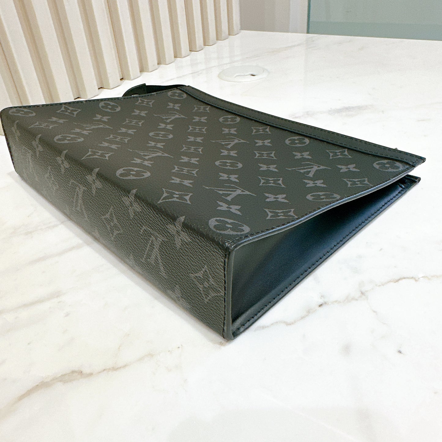 LV Pochette Voyage MM Monogram Eclipse
