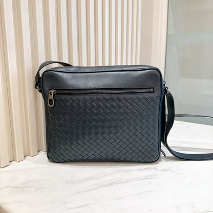 Bottega Veneta Interecciato Crossbody Bag in Blue