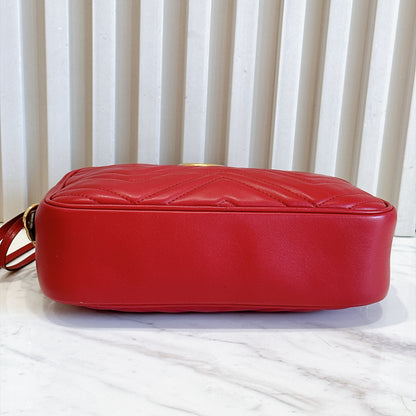 Gucci Marmont Camera Bag in Red Small