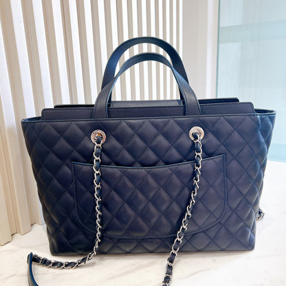 Chanel Shopping Tote In Black
