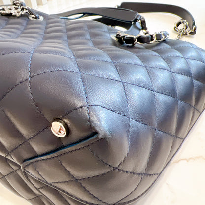 Chanel Shopping Tote In Black