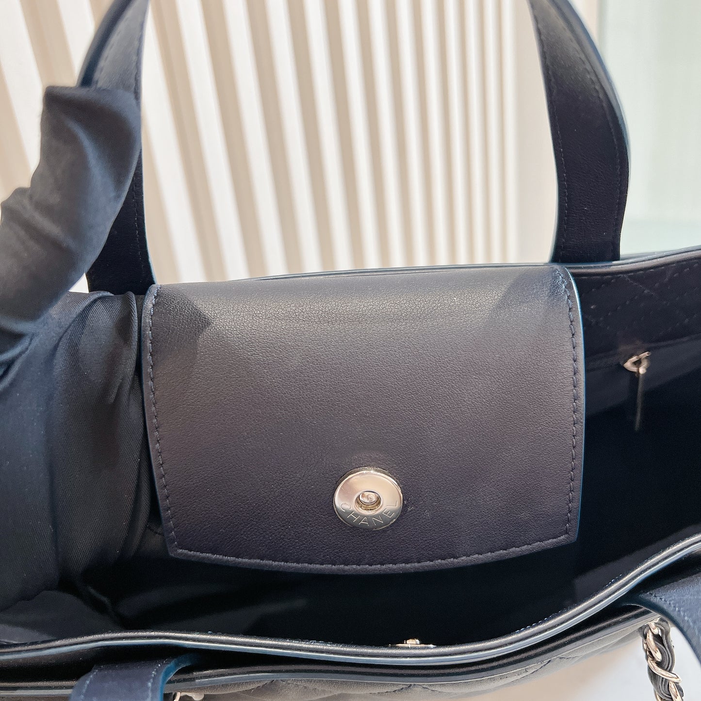 Chanel Shopping Tote In Black