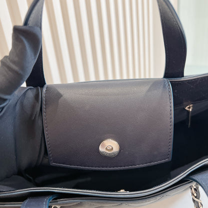 Chanel Shopping Tote In Black