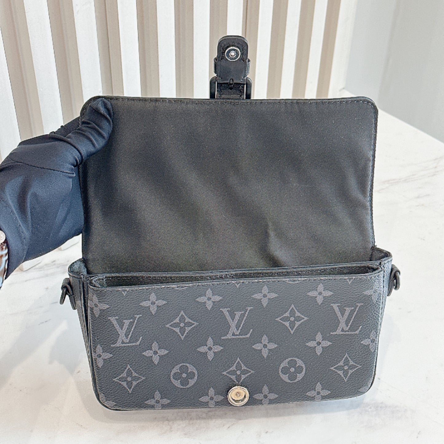 LV Montsouris Wearable Wallet Monogram Eclipse