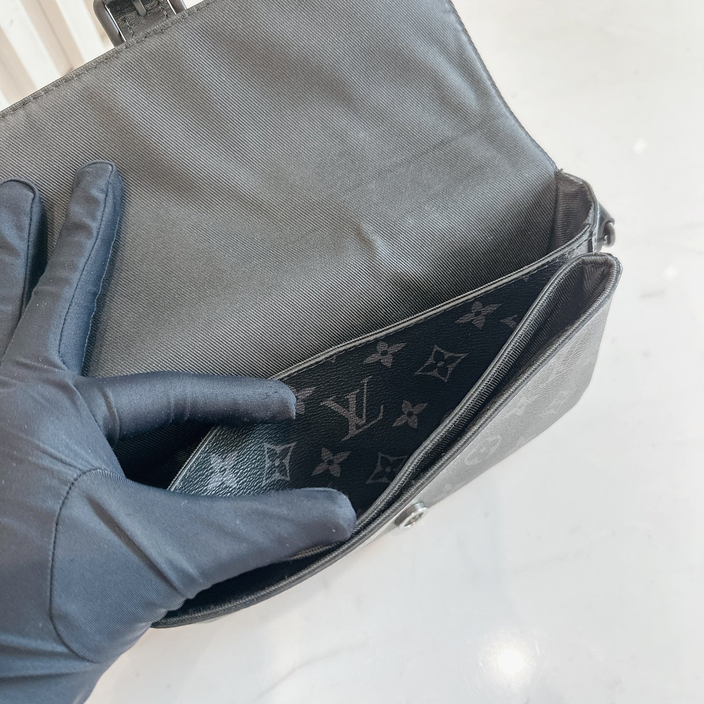 LV Montsouris Wearable Wallet Monogram Eclipse