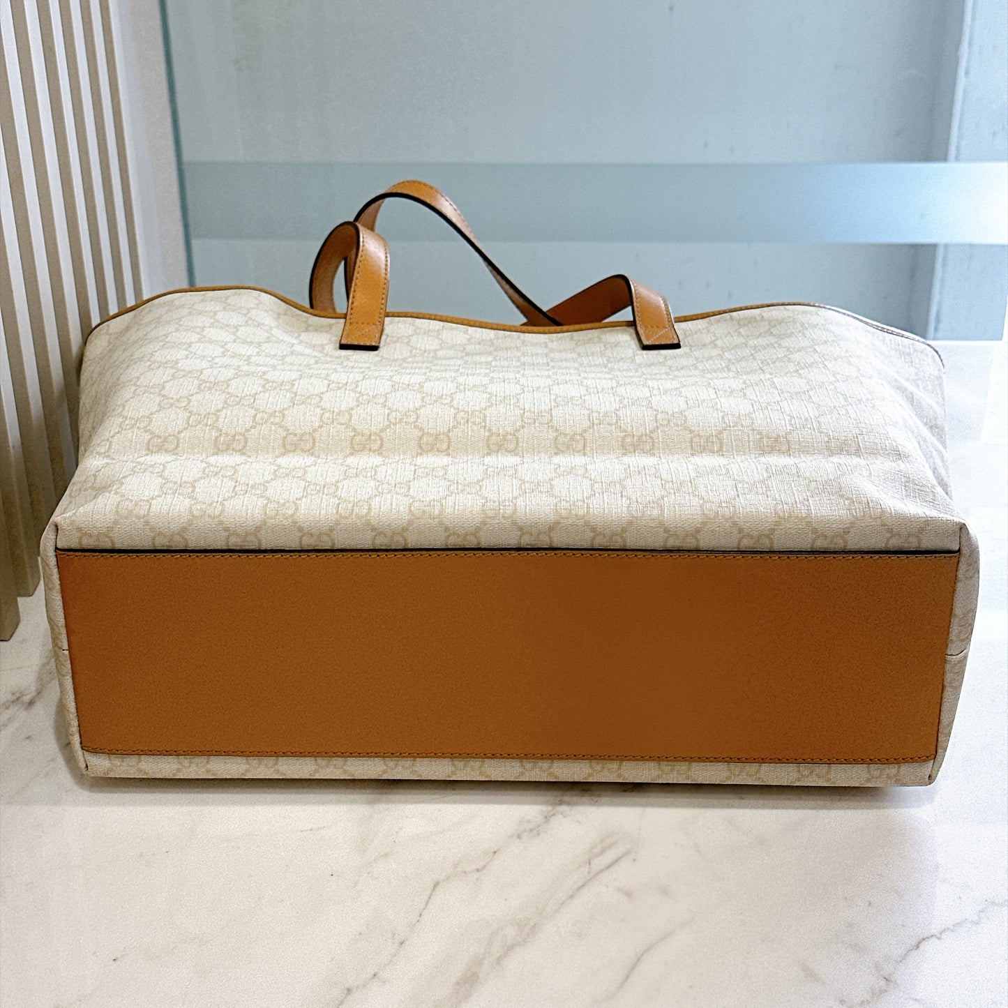 Gucci Supreme GG Tote in White