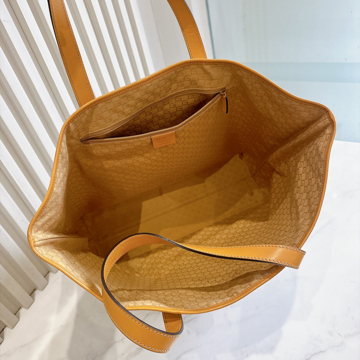 Gucci Supreme GG Tote in White