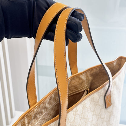 Gucci Supreme GG Tote in White