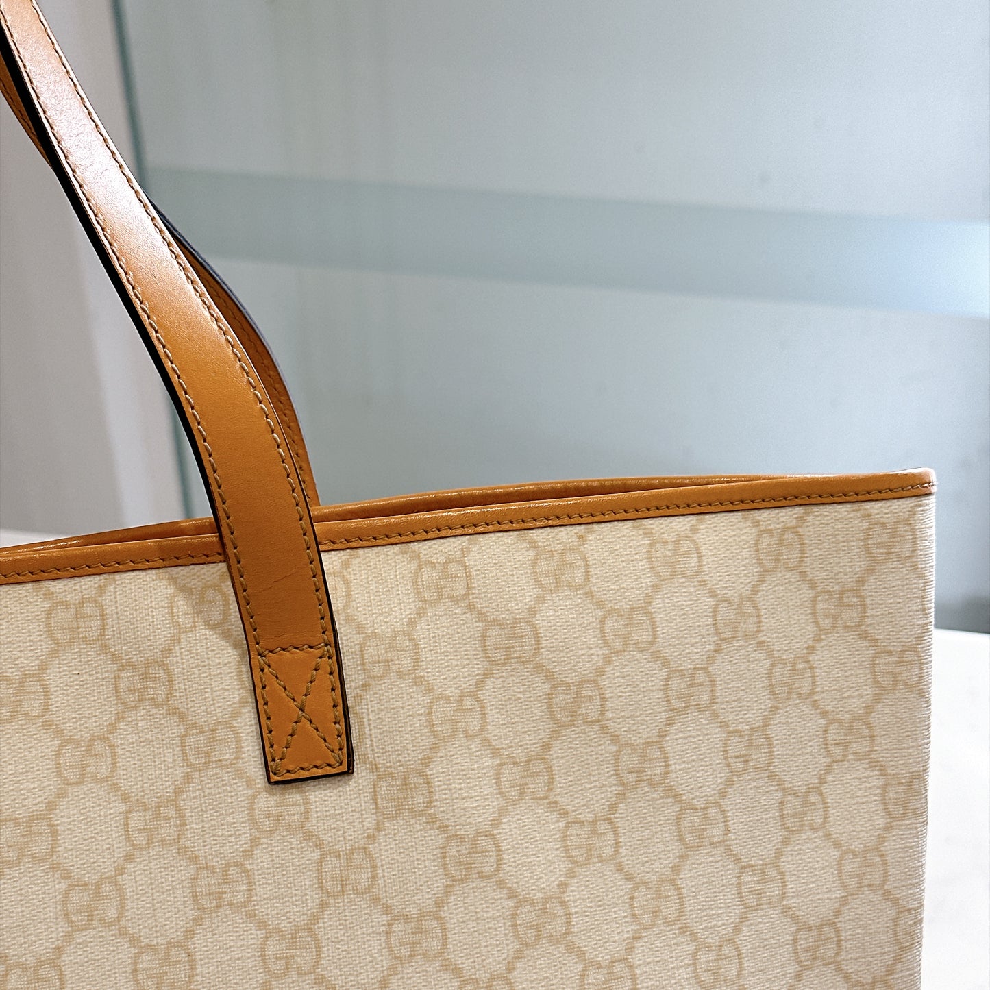 Gucci Supreme GG Tote in White