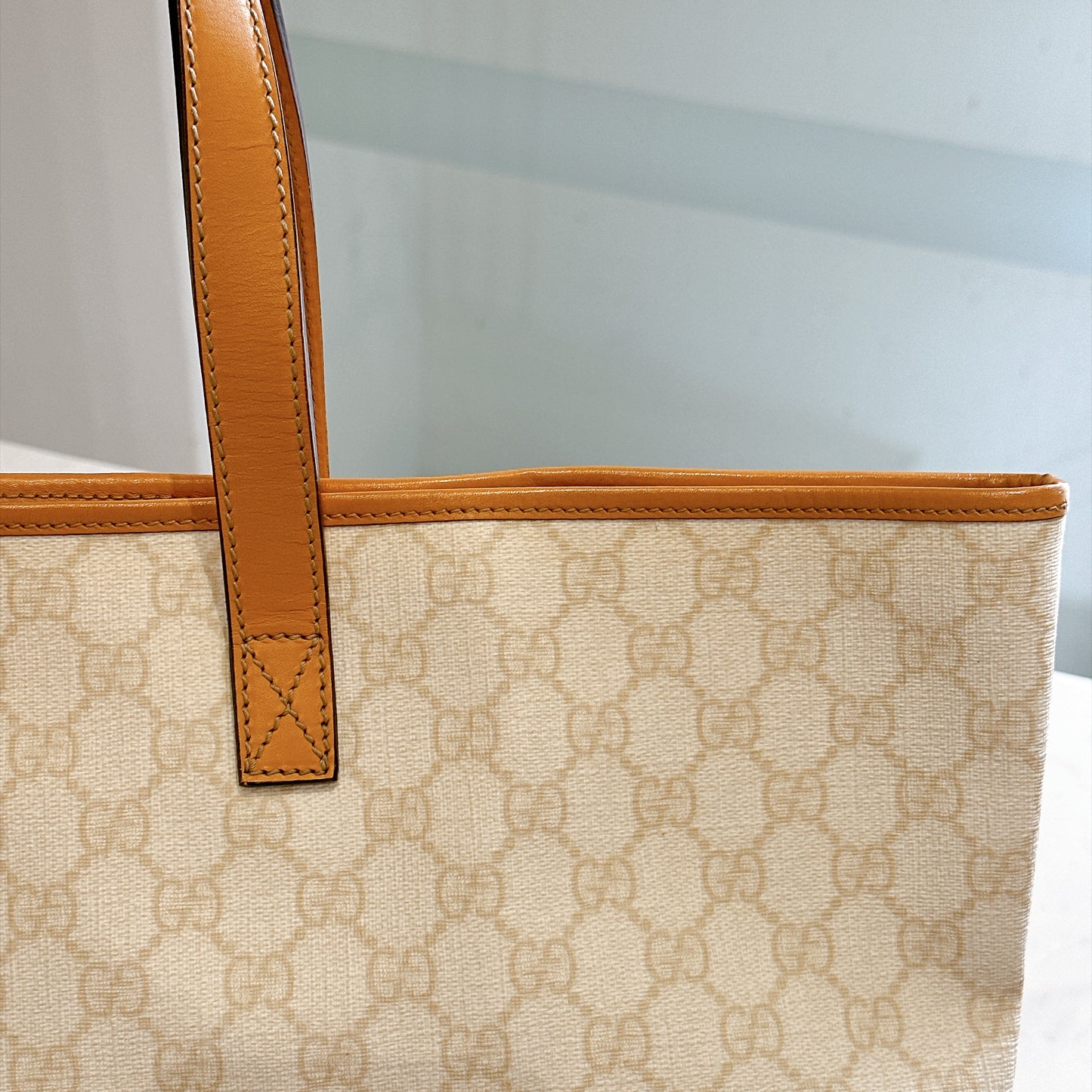 Gucci Supreme GG Tote in White