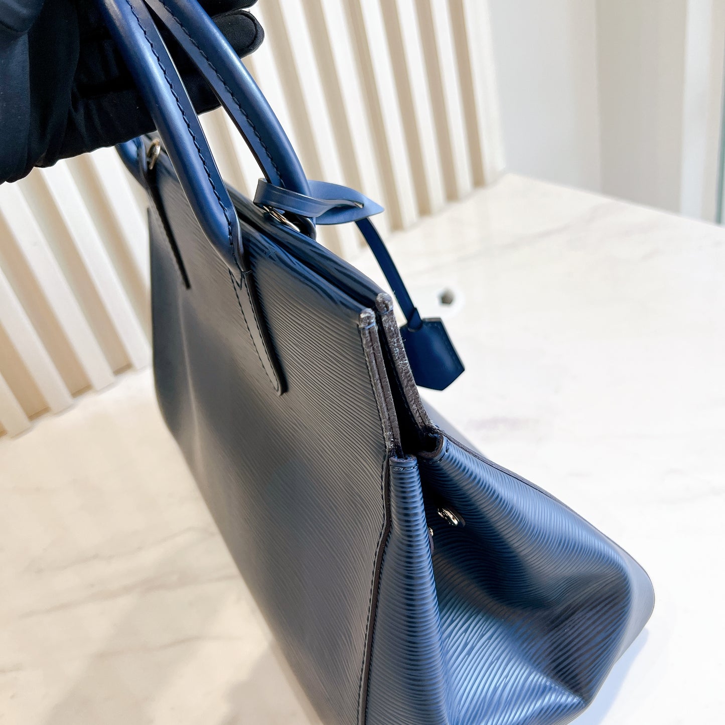 LV Epi Marly MM In Indigo