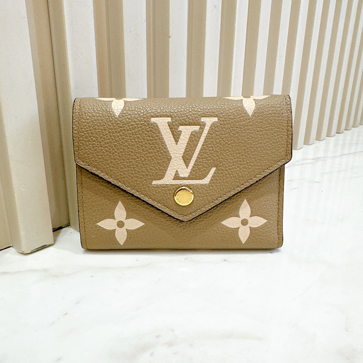 LV Victorine Wallet in Tourterelle/Creme