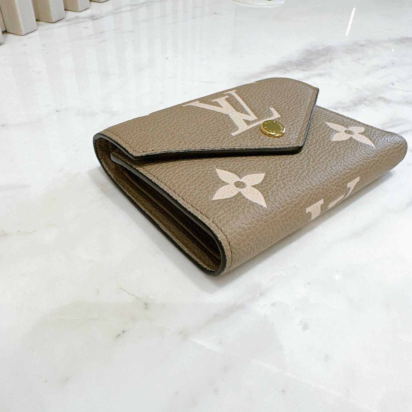 LV Victorine Wallet in Tourterelle/Creme